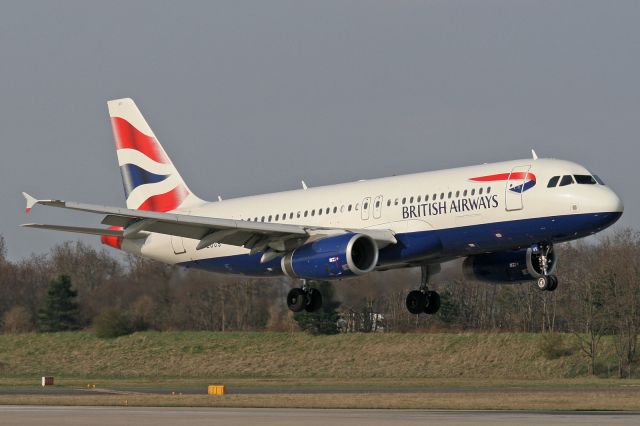 Airbus A320 (G-EUUS)