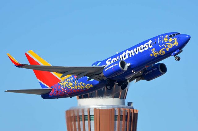 Boeing 737-700 (N7816B) - Southwest 737-7L9 N7816B Coco at Phoenix Sky Harbor on January 23, 2018.