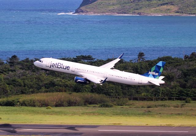 Airbus A321 (N972JB)