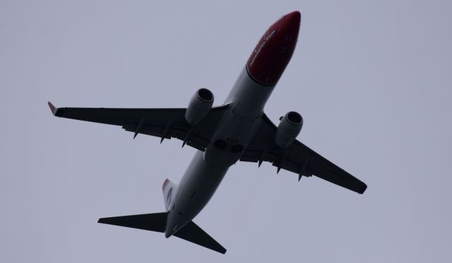 Boeing 737-700 —