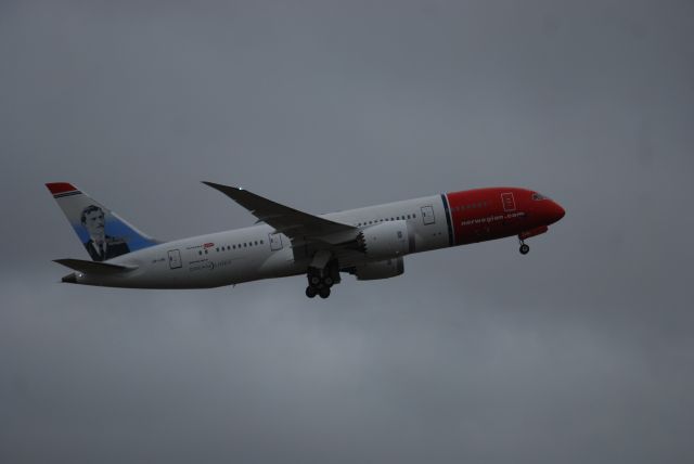 Boeing 787-8 (LN-LNG) - From Freeport carpark