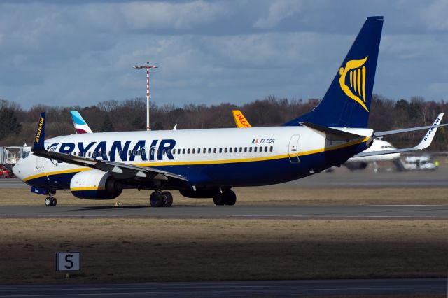 Boeing 737-800 (EI-ESR)