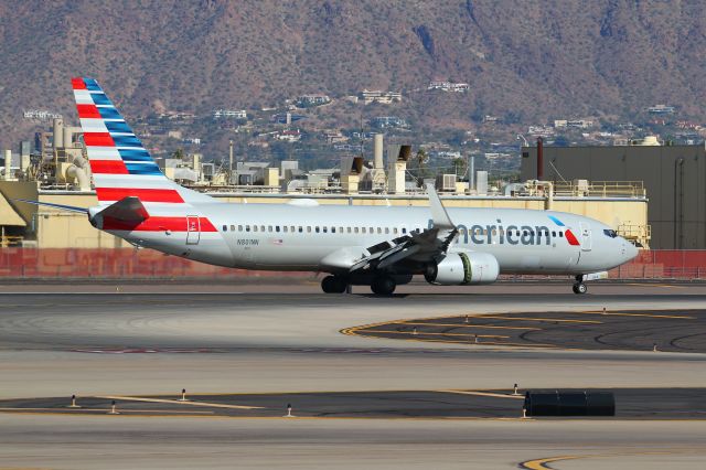 Boeing 737-800 (N801NN)