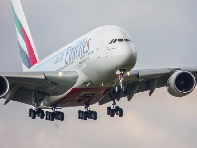 Airbus A380-800 —