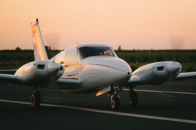 Piper PA-30 Twin Comanche (N40DA)