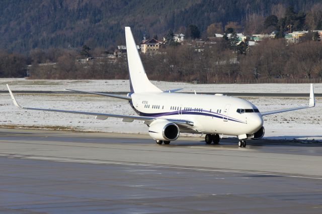 Boeing 737-700 (N737AG)