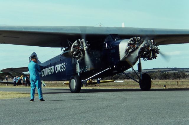 VH-USU — - FOKKER F AAF-VIIB-3M REPLICA - REG : VH-USU (CN SCA-28) - GOOLWA SA. AUSTRALIA - YGWA (9/5/1993)35MM SLIDE CONVERSION USING A LIGHTBOX AND A NIKON L810 DIGITAL CAMERA IN THE MACRO MODE