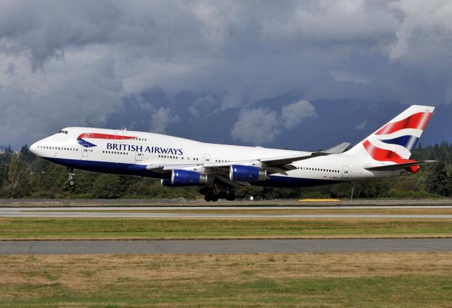 Boeing 747-400 (G-BNLY)