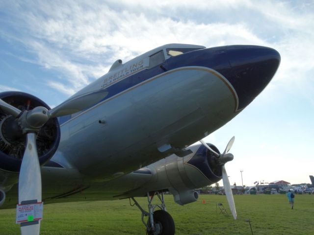 Douglas DC-3 (HB-IRJ)