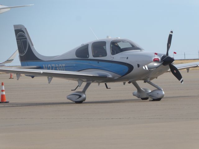 Cirrus SR-22 (N273DT)