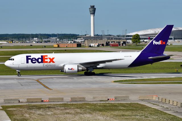 BOEING 767-300 (N159FE) - Taxiing back to the FedEx ramp. 06-22-21