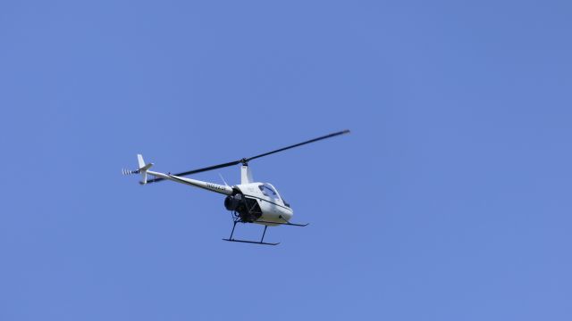 Robinson R-22 (N8023F)