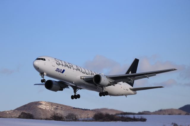 BOEING 767-300 (JA614A) - January 4th 2021:HKD-ITM.