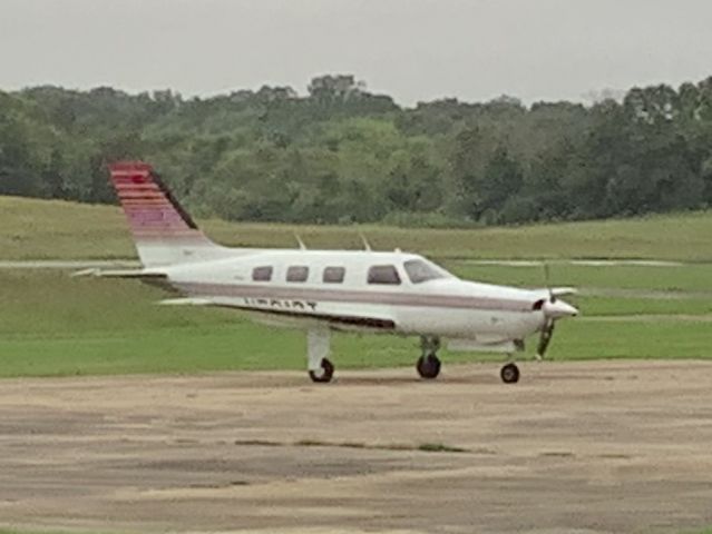 Piper Malibu Mirage (N6913T)