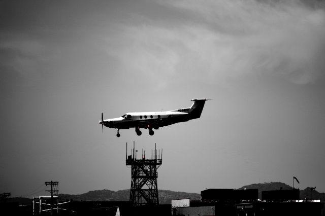 Pilatus PC-12 (N554VR) - N554VR making late afternoon landing on 16R KVNY.