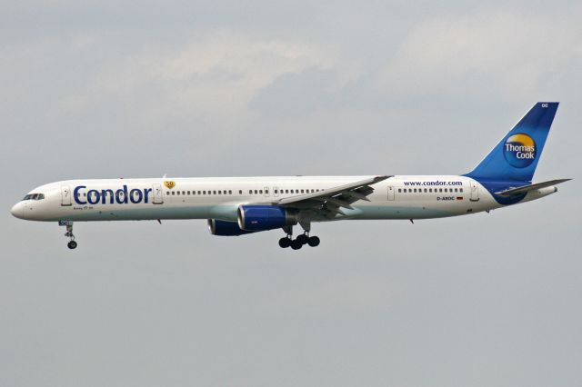 BOEING 757-300 (D-ABOC)