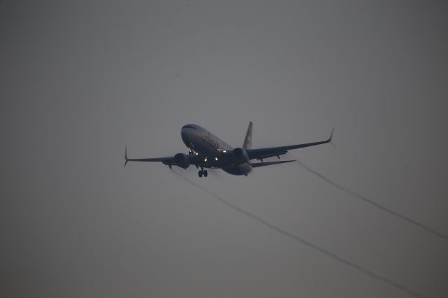 Boeing 737-800 (N588AS)