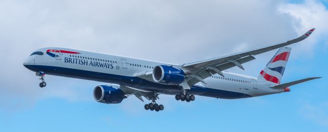 Airbus A350-900 (G-XWBA) - Arriving from London , short final 24 left