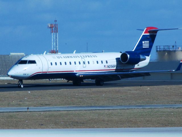 Canadair Regional Jet CRJ-200 (N256PS)