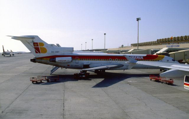 BOEING 727-200 (EC-DDY) - December 1993 at Tenerife Sur