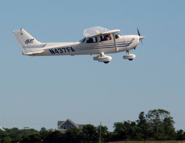 Cessna Skyhawk (N437FA)