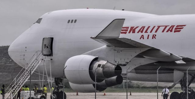 Boeing 747-400 (N702CK) - A Kalitta 747-400F sitting on the ramp at Willow Run get ready for its flight to Chicago Ohare Intl. The 747-400F was here since Oscoda was getting its runways resurfaced.