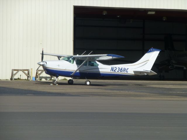 Cessna Skylane (N236RC)