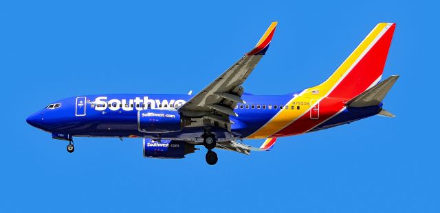 Boeing 737-700 (N7825A) - N7825A Southwest Airlines 2003 Boeing 737-7CT cn 32750 / in 1286 - Harry Reid International Airport KLASbr /Photo: TDelCorobr /September 7, 2023