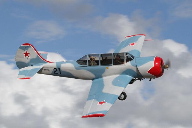 YAKOVLEV Yak-52 (VH-YVK)