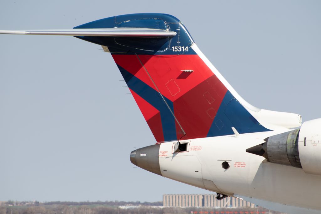 Canadair Regional Jet CRJ-900 (N314PQ)