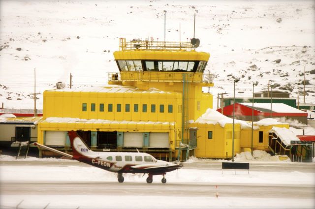 Piper Navajo (C-FEON) - Started Snowing when i took this photo. Sunday 15, March 2015