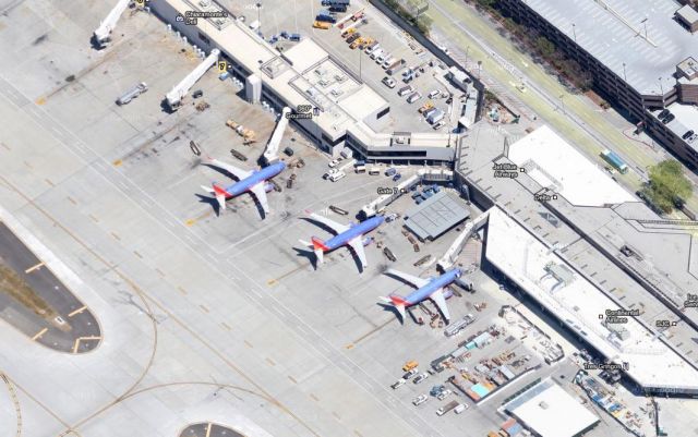 BOEING 737-300 —
