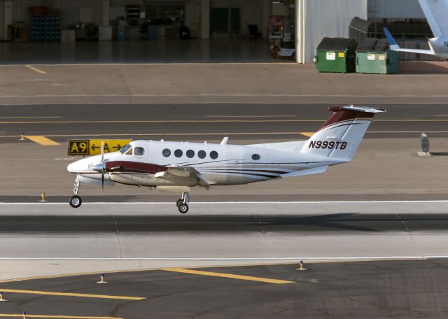 Beechcraft Super King Air 200 (N999TB)