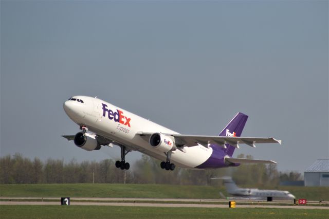 Airbus A300F4-600 (N743FD) - 8 AM Departure from Appleton International with a stop in Milwaukee.