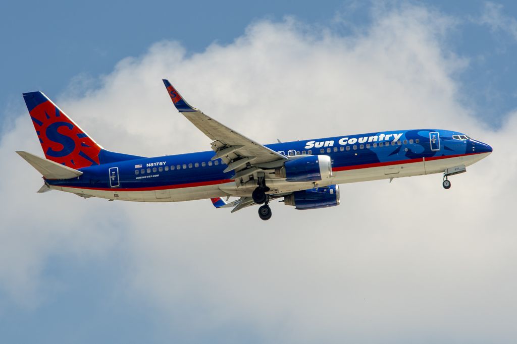 Boeing 737-800 (N817SY) - 9/7/2020