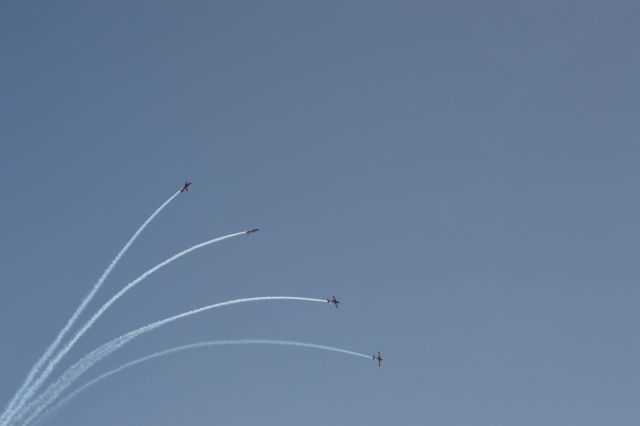 — — - Nice trails from the Roulettes PC-9 display over the Australian International Airshow 2013.