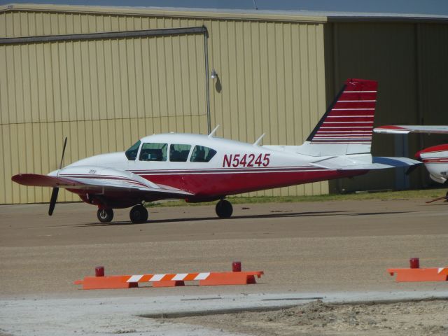 Piper Apache (N54245)