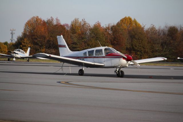 Piper Cherokee (N15472)