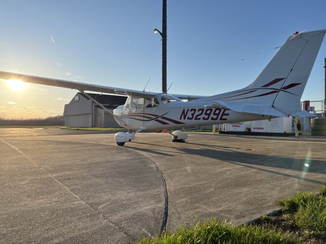 Cessna Skyhawk (N3299E)