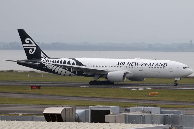 Boeing 777-200 (ZK-OKF) - on 28 November 2019
