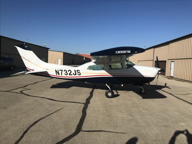 Cessna Centurion (N732JS)