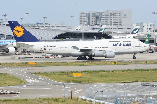 Boeing 747-400 (D-ABVW)