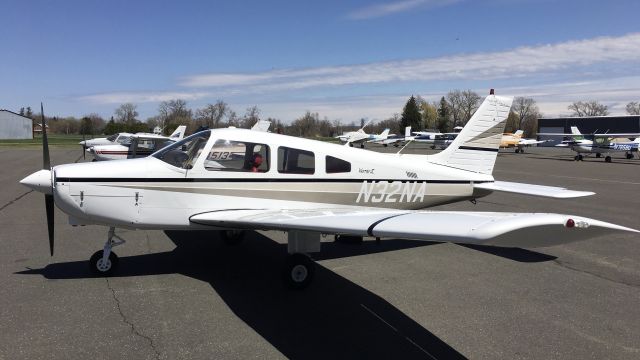 Piper Cherokee (N32NA)