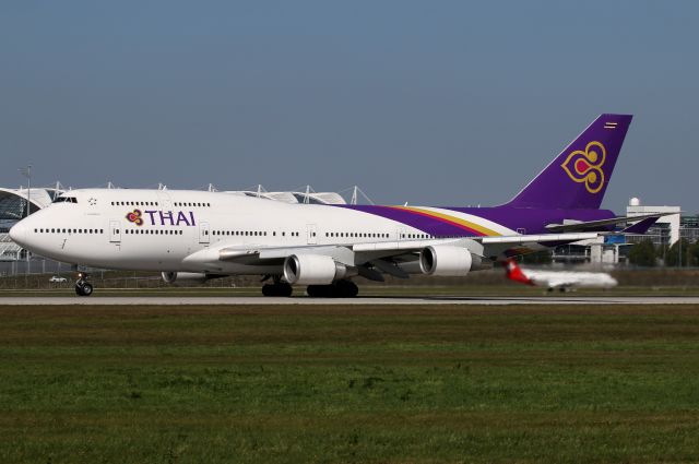 Boeing 747-400 (HS-TGB)