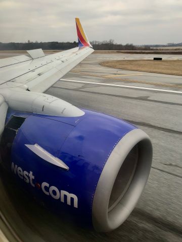 Boeing 737-700 (N422WN) - Rolling out on Runway 10 as WN5639 from Tampa