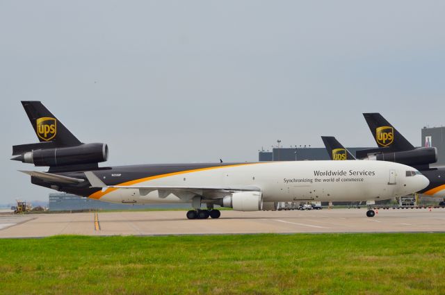 Boeing MD-11 (N255UP) - UPS MD-11 N255UP Arriving KDFW 08/15/2013