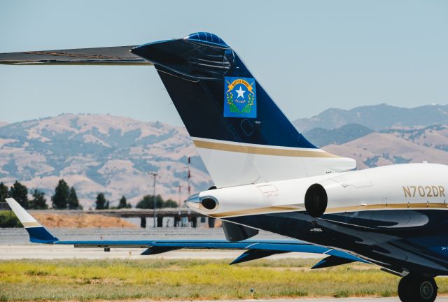 Bombardier Global Express (N702DR)