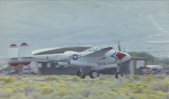 Lockheed P-38 Lightning (N25Y) - white lightnin