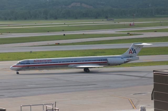 McDonnell Douglas MD-82 (N480AA)