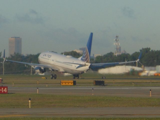 Boeing 737-800 (N73259)